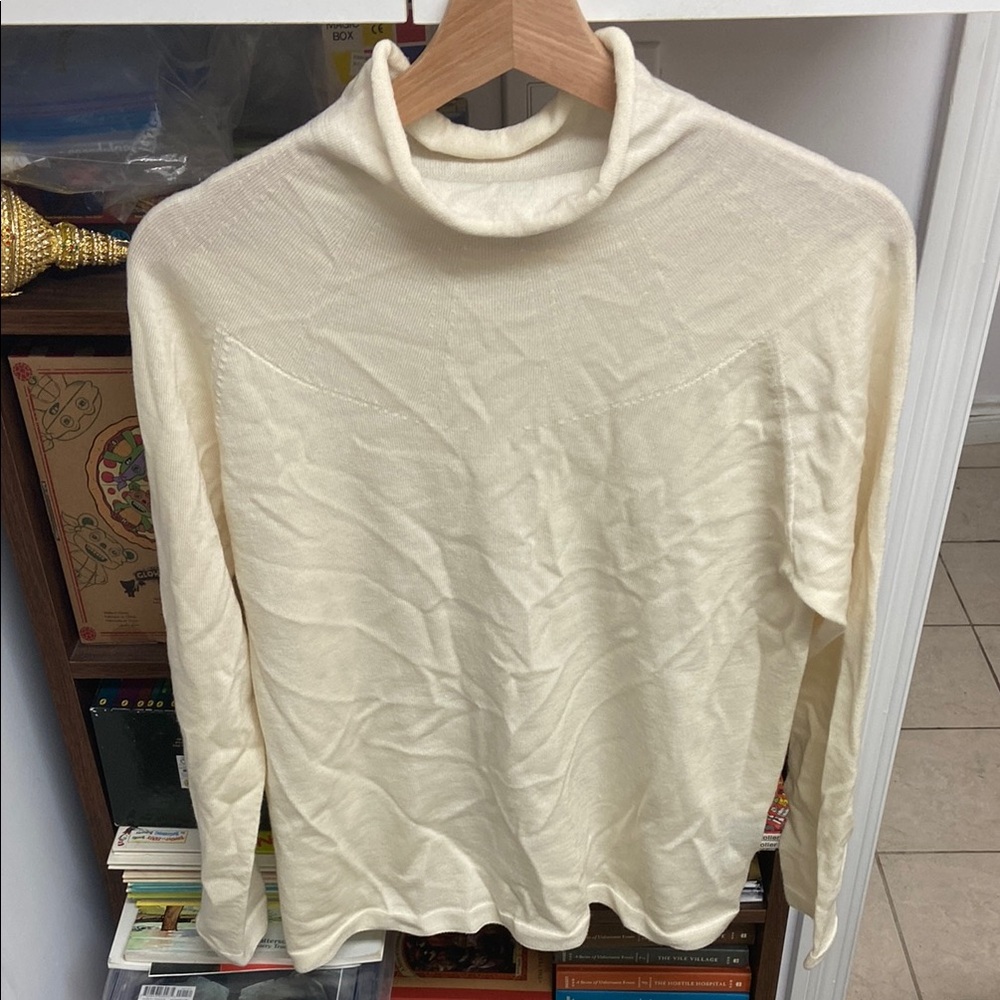 Uniqlo X Theory Off-White Turtleneck Sweater